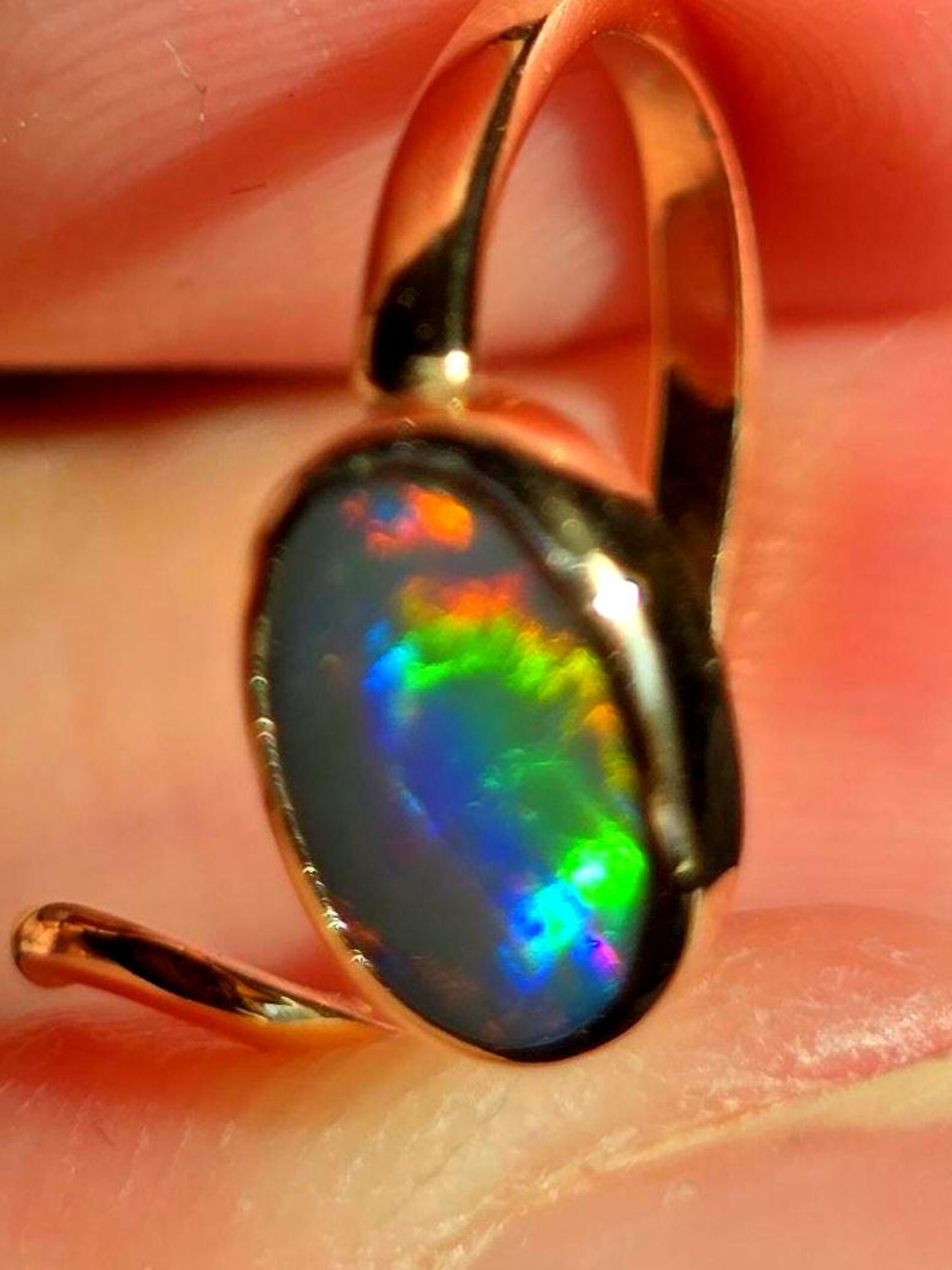 Rainbow snake - NEON Solid 9k Gold Natural Australian Black Opal Ring thumbnail 5