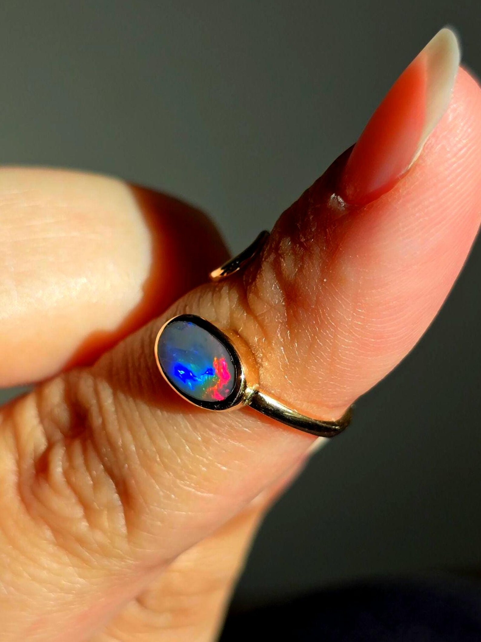 Rainbow snake - NEON Solid 9k Gold Natural Australian Black Opal Ring thumbnail 20