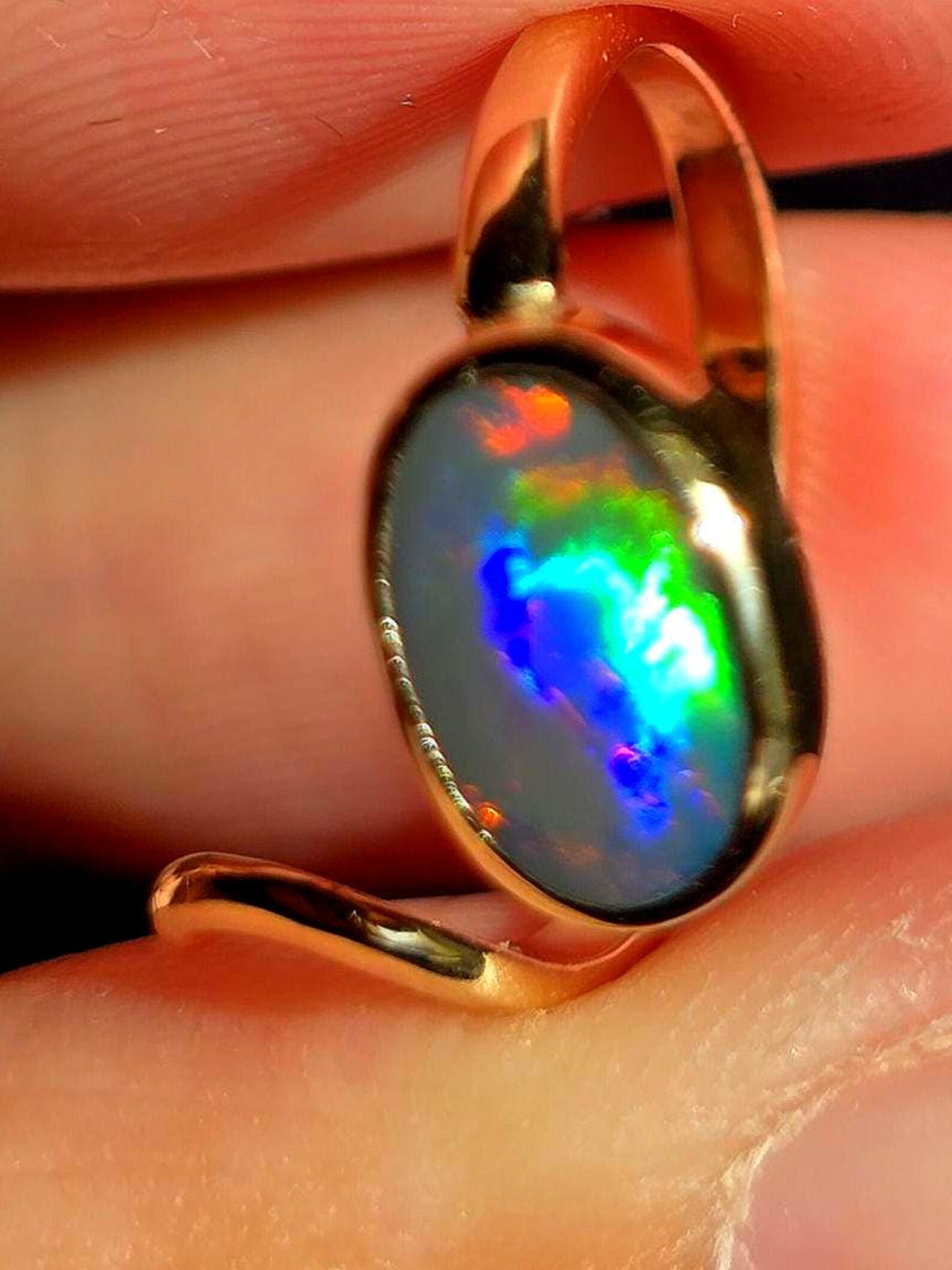 Rainbow snake - NEON Solid 9k Gold Natural Australian Black Opal Ring thumbnail 15