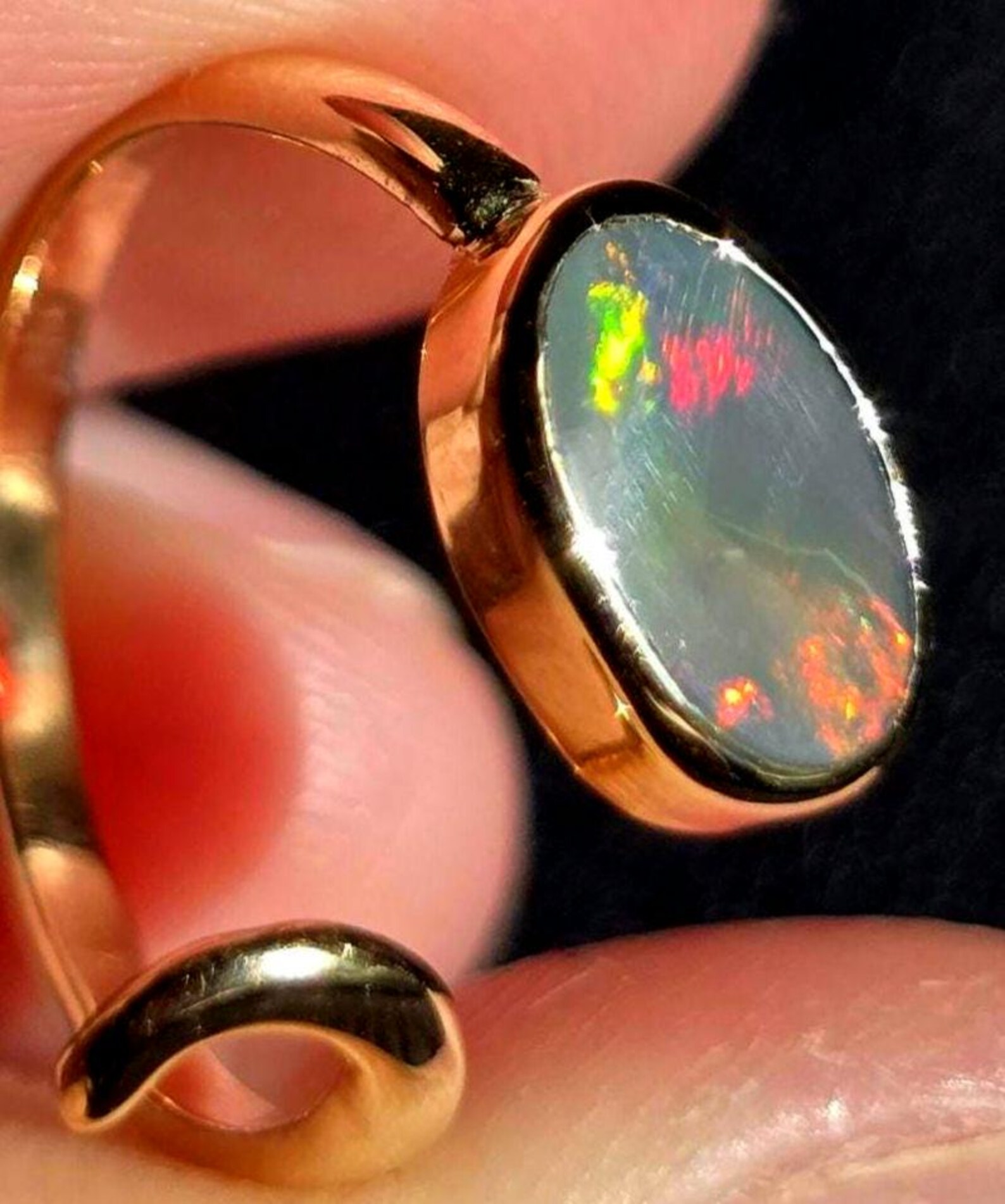Rainbow snake - NEON Solid 9k Gold Natural Australian Black Opal Ring thumbnail 12