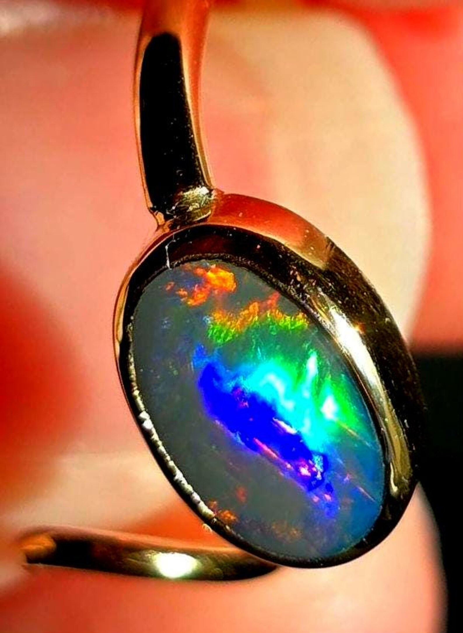 Rainbow snake - NEON Solid 9k Gold Natural Australian Black Opal Ring thumbnail 21
