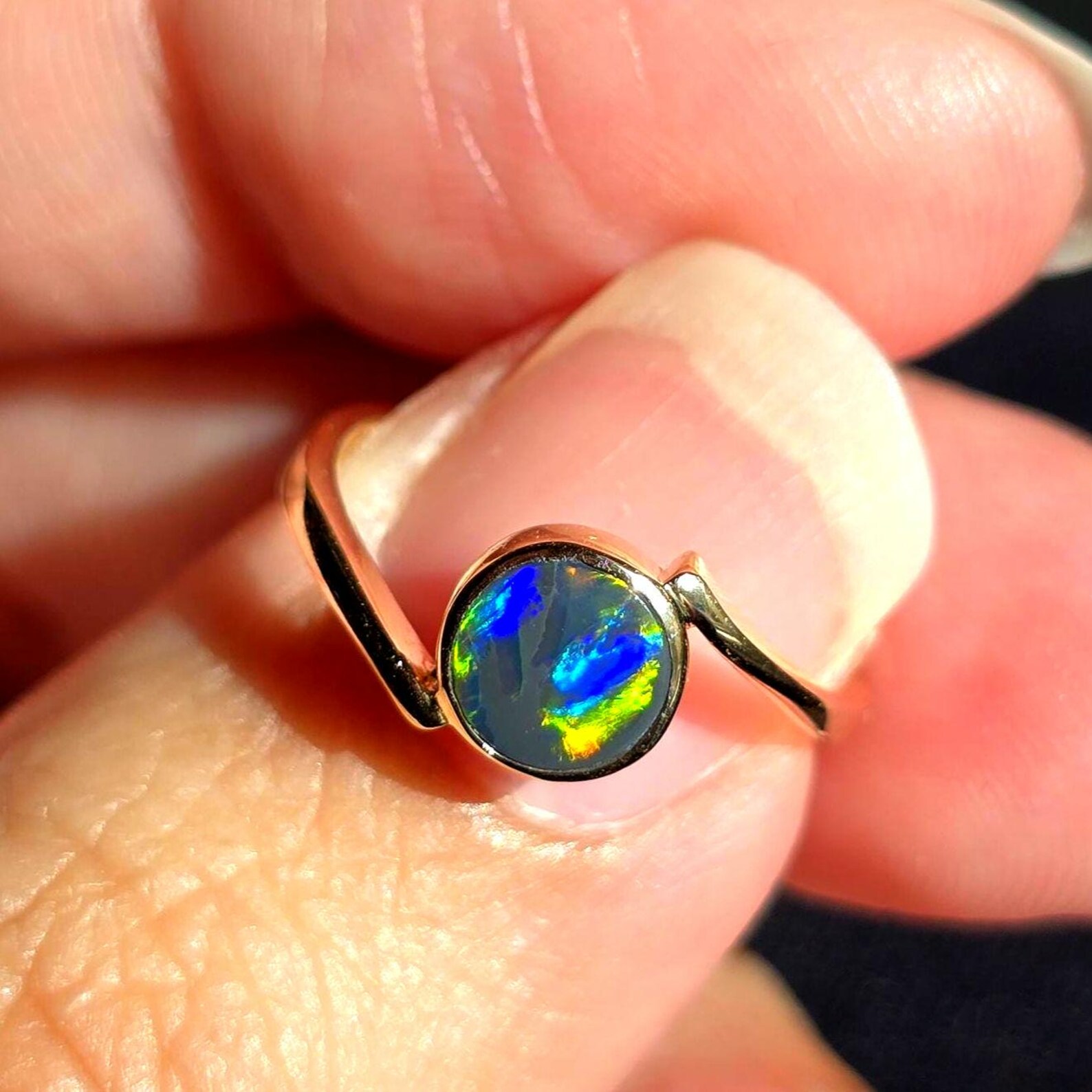 Twin flame black - NEON Solid 9k Gold Natural Australian Black Opal Ring thumbnail 17