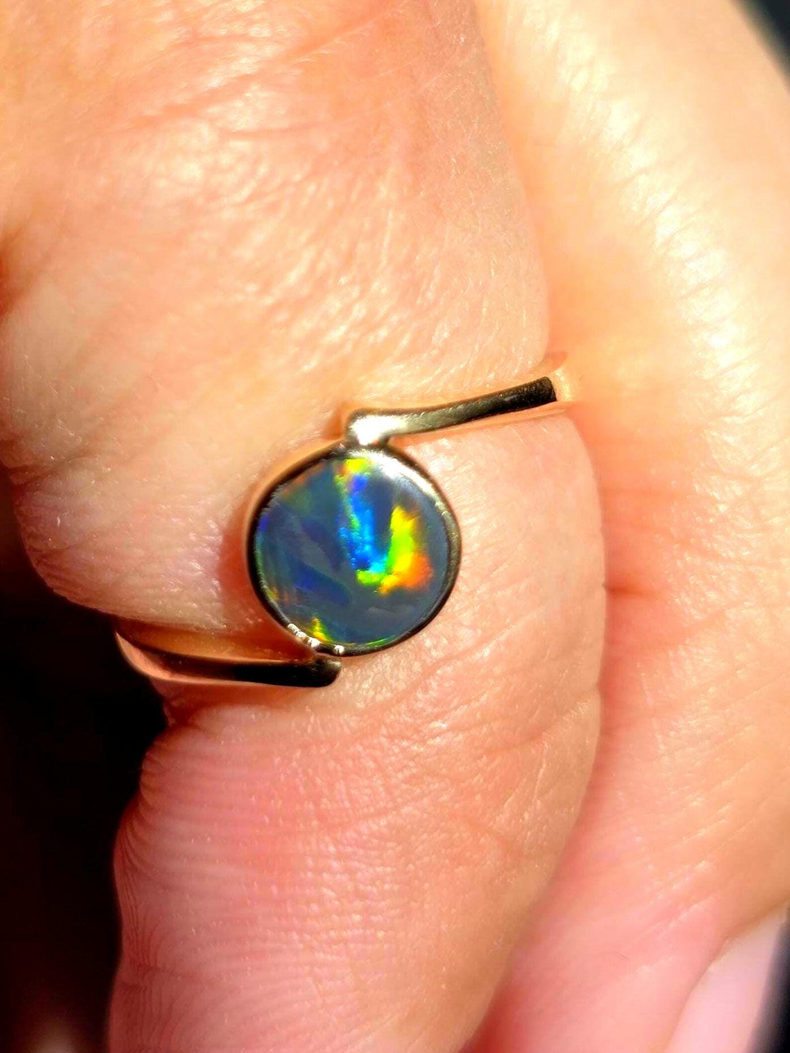 Twin flame black - NEON Solid 9k Gold Natural Australian Black Opal Ring thumbnail 6