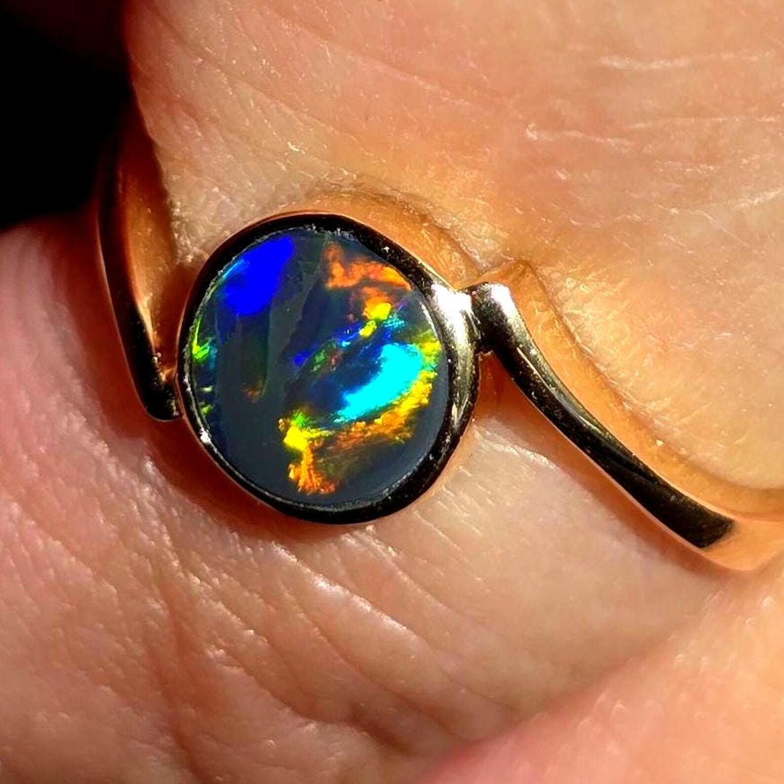 Twin flame black - NEON Solid 9k Gold Natural Australian Black Opal Ring thumbnail 12
