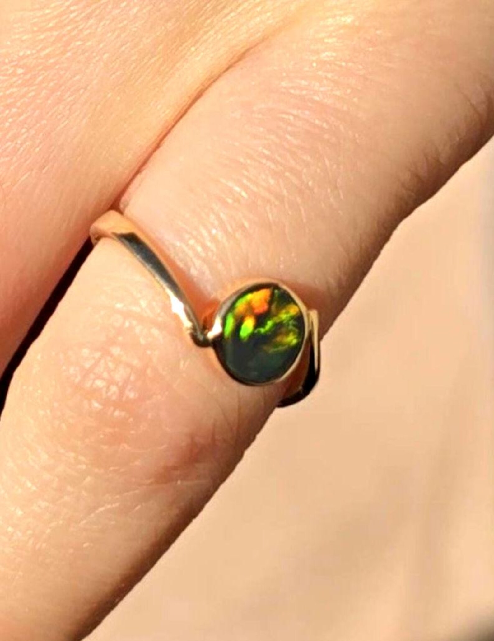 Twin flame black - NEON Solid 9k Gold Natural Australian Black Opal Ring thumbnail 2