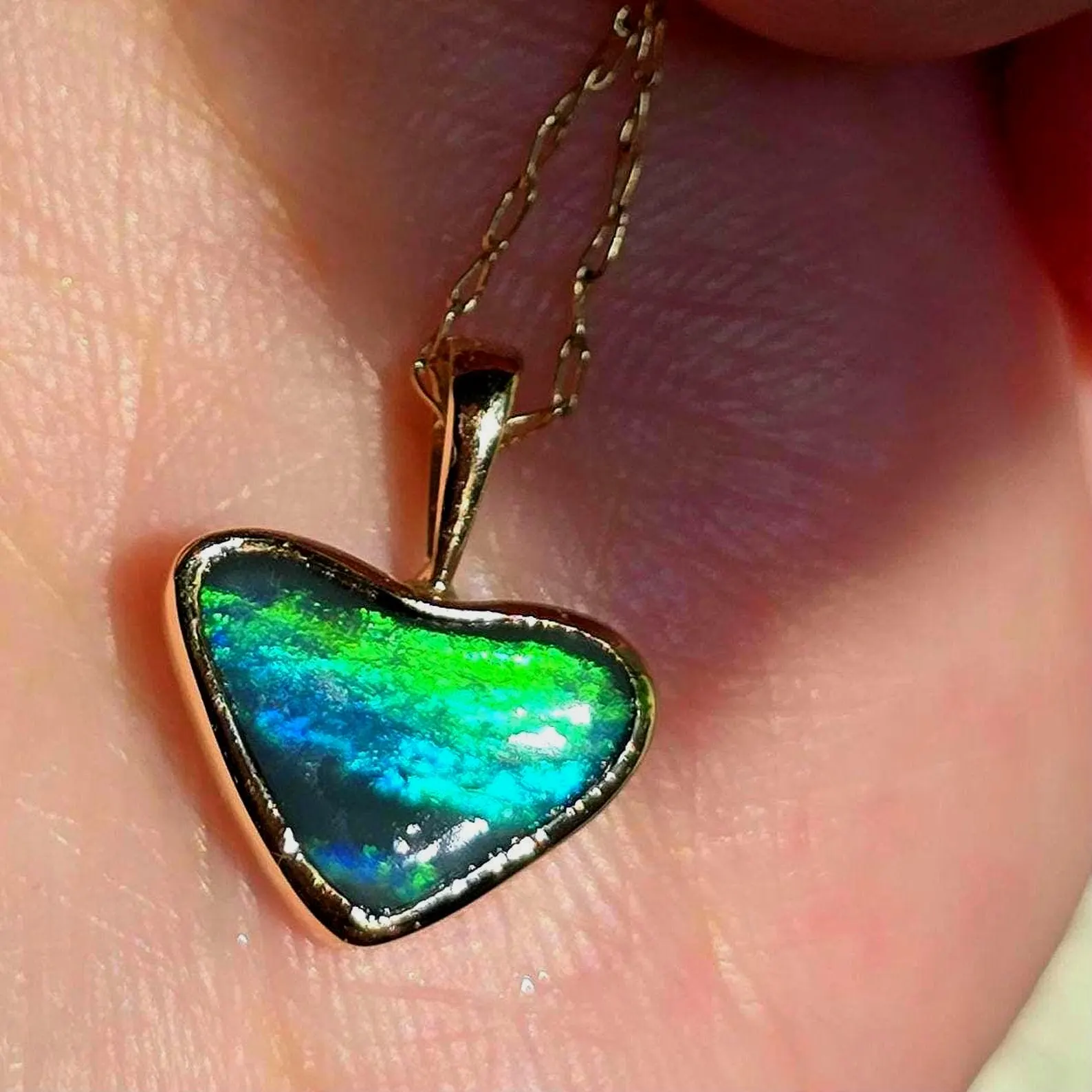 Burning Green Heart -Solid 9k Gold Natural Australian Opal Pendant  thumbnail 19