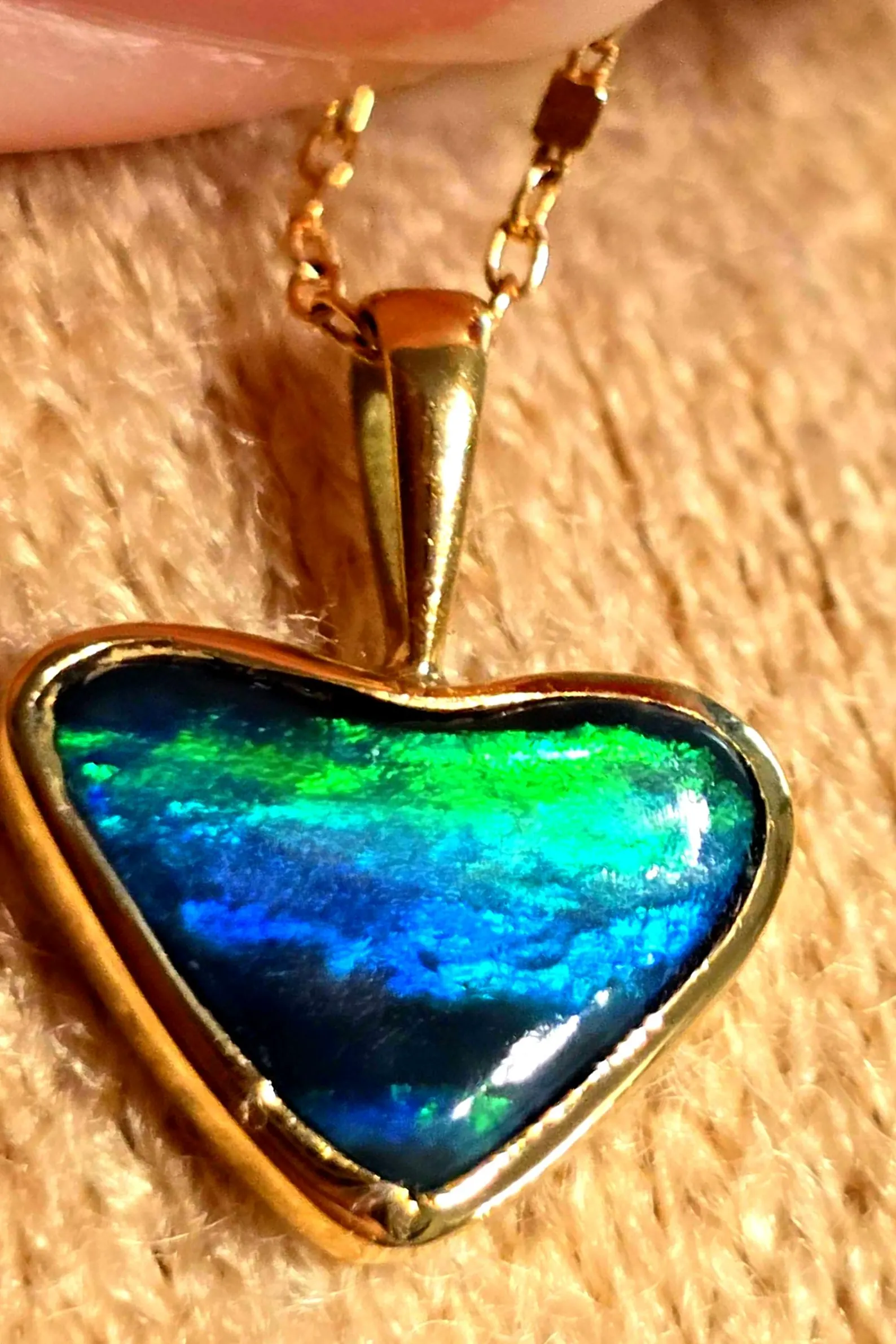 Burning Green Heart -Solid 9k Gold Natural Australian Opal Pendant  thumbnail 18