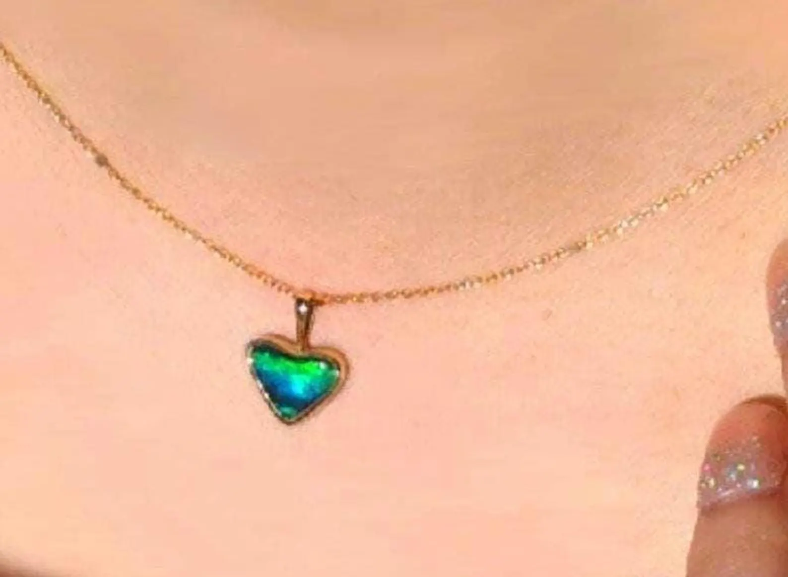Burning Green Heart -Solid 9k Gold Natural Australian Opal Pendant  thumbnail 5