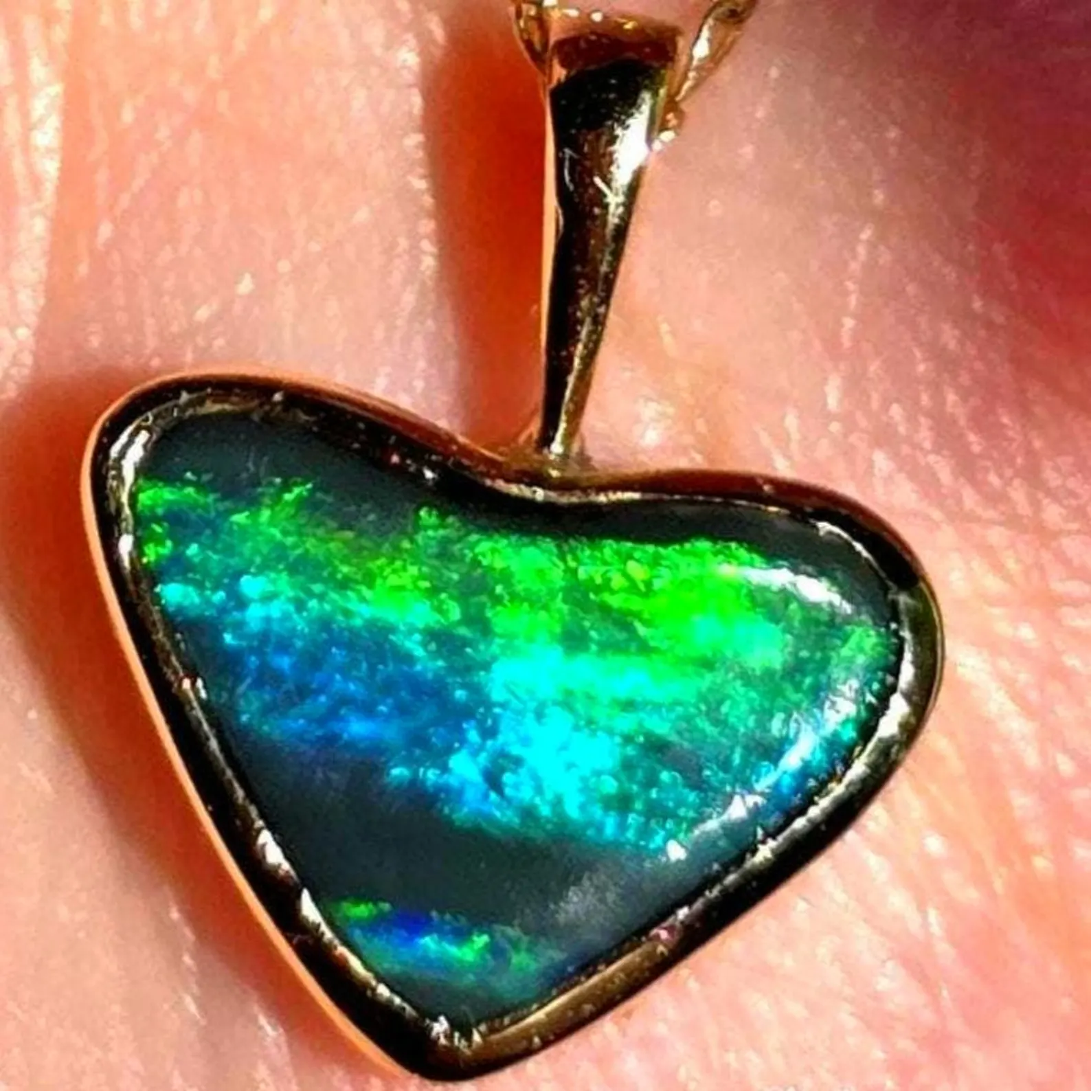 Burning Green Heart -Solid 9k Gold Natural Australian Opal Pendant  thumbnail 22