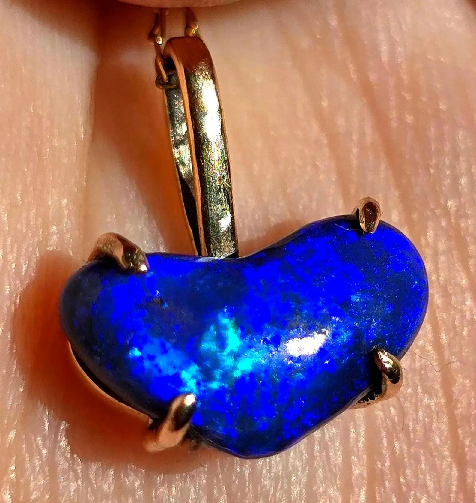 Mighty heart Purple Blue - Solid 9k Gold Natural Australian Black Opal Pendant thumbnail 11