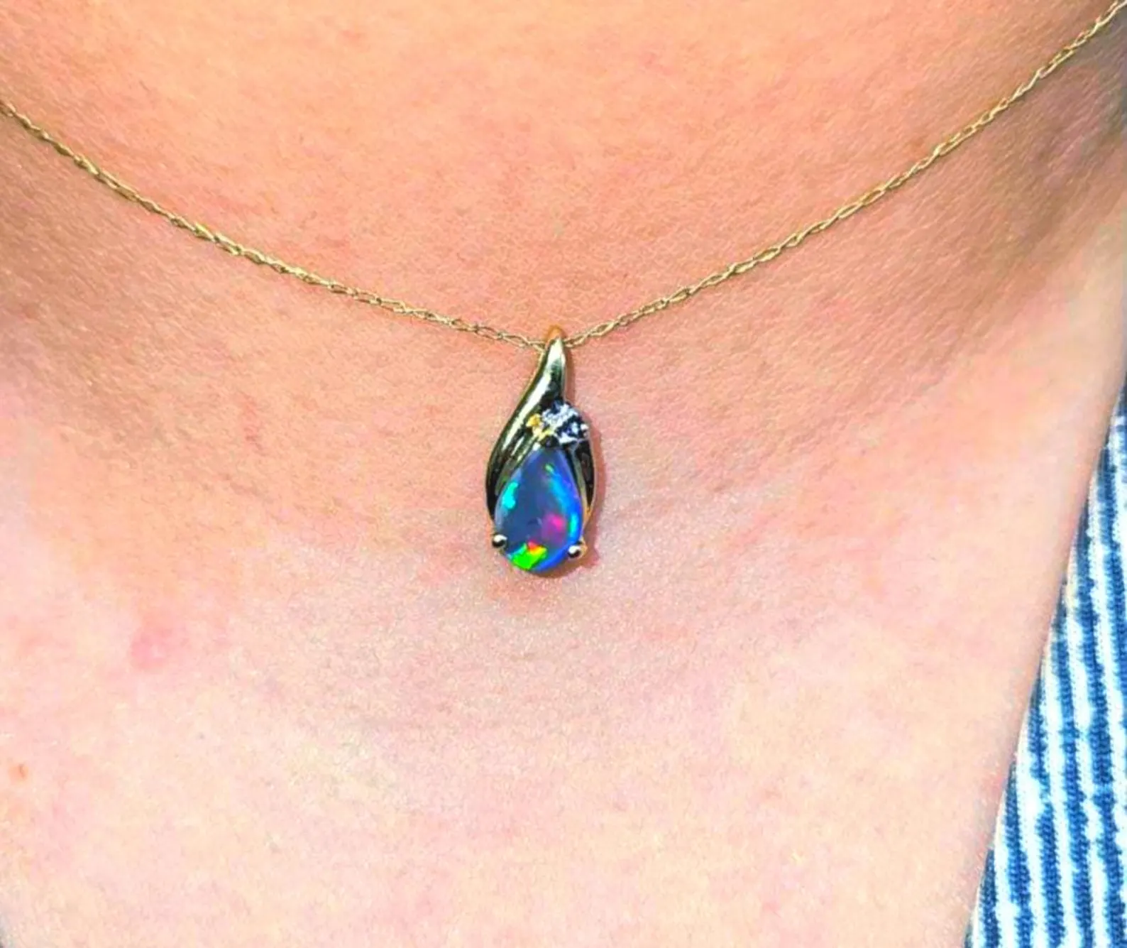 Fuchsia queen -Solid 10k Gold Natural Australian Opal Diamond Necklace thumbnail 16