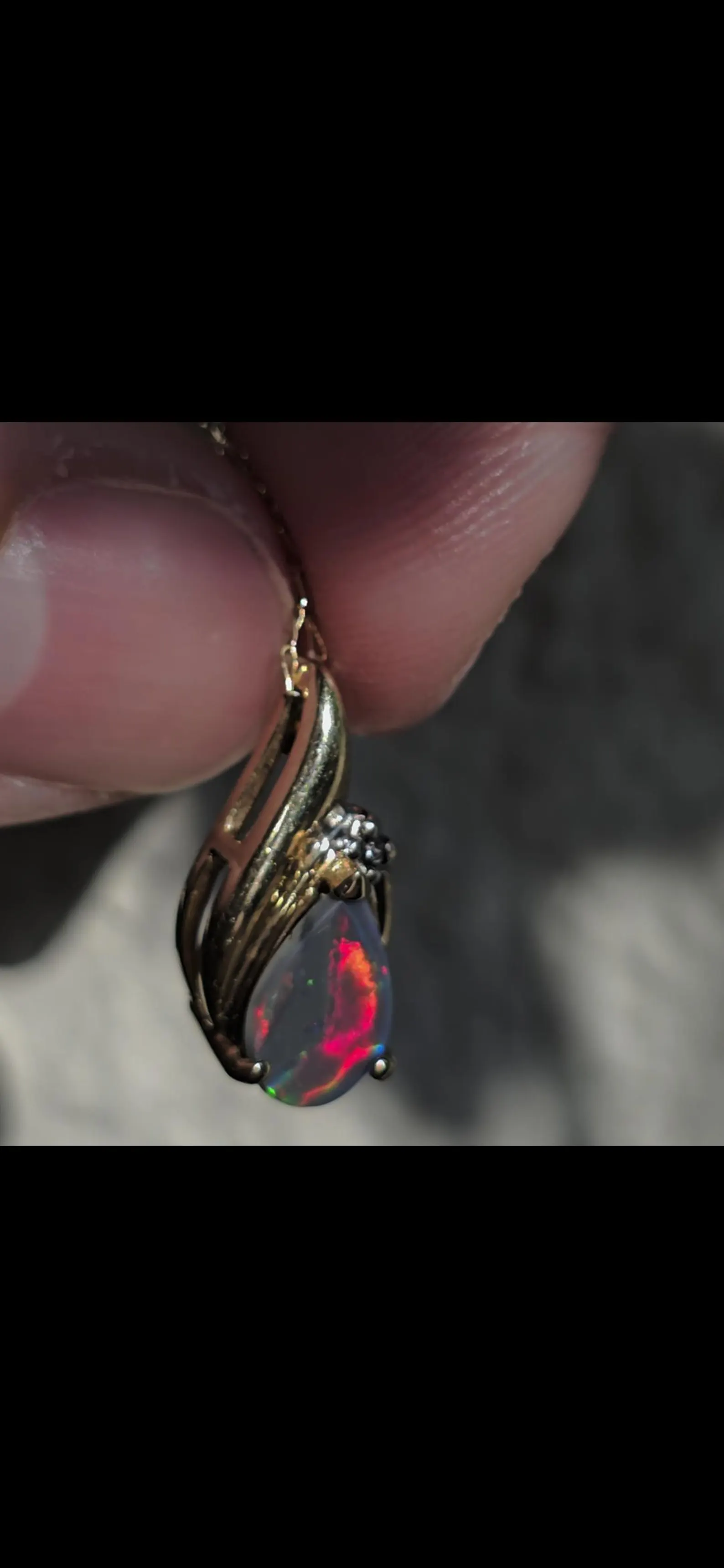 Fuchsia queen -Solid 10k Gold Natural Australian Opal Diamond Necklace thumbnail 15
