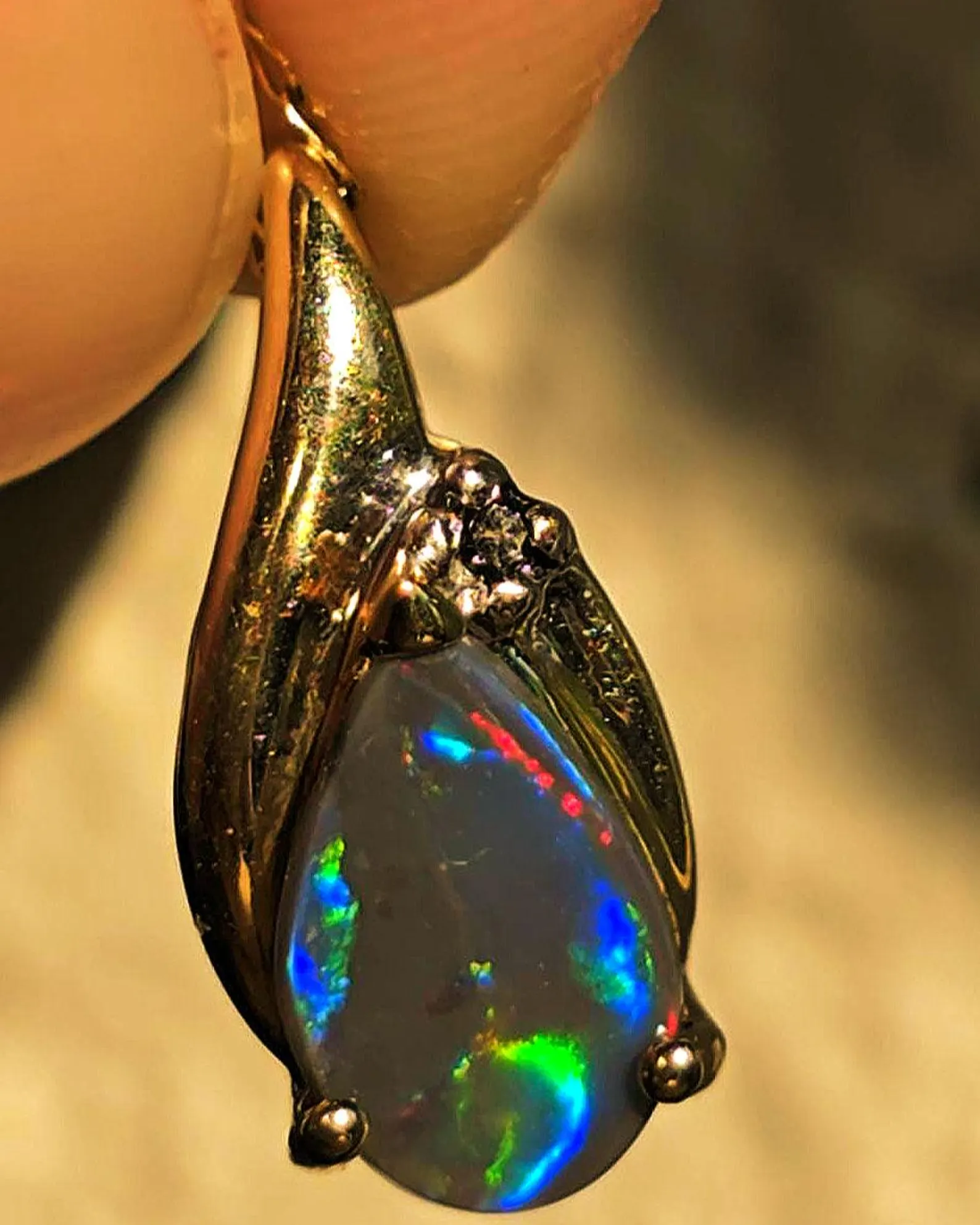 Fuchsia queen -Solid 10k Gold Natural Australian Opal Diamond Necklace thumbnail 13