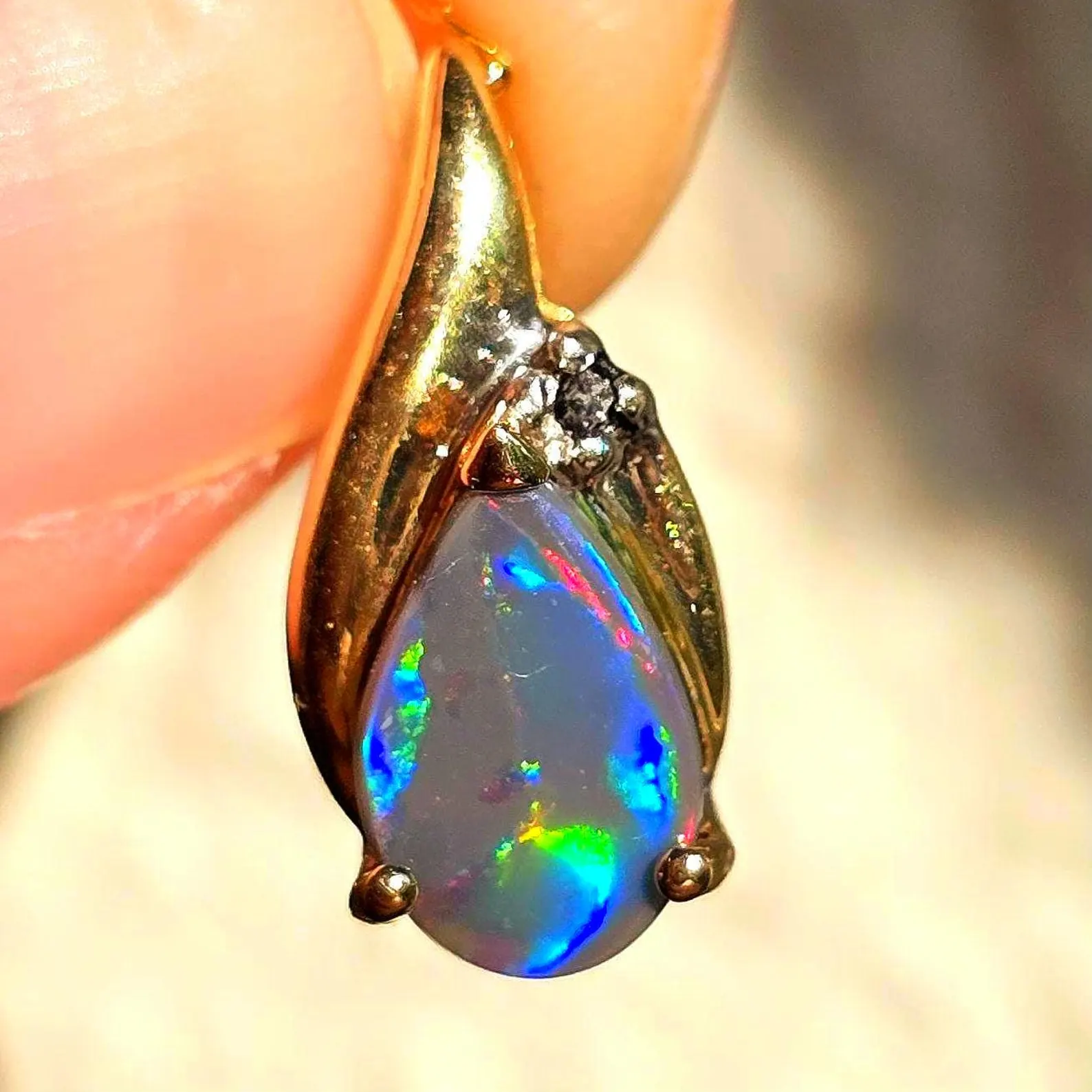 Fuchsia queen -Solid 10k Gold Natural Australian Opal Diamond Necklace thumbnail 11