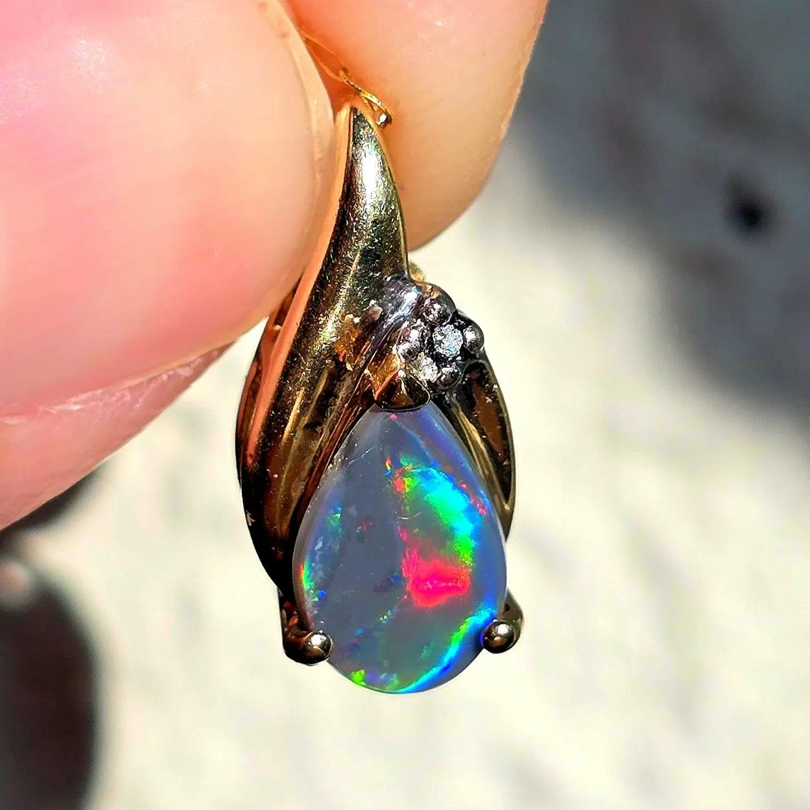 Fuchsia queen -Solid 10k Gold Natural Australian Opal Diamond Necklace thumbnail 10