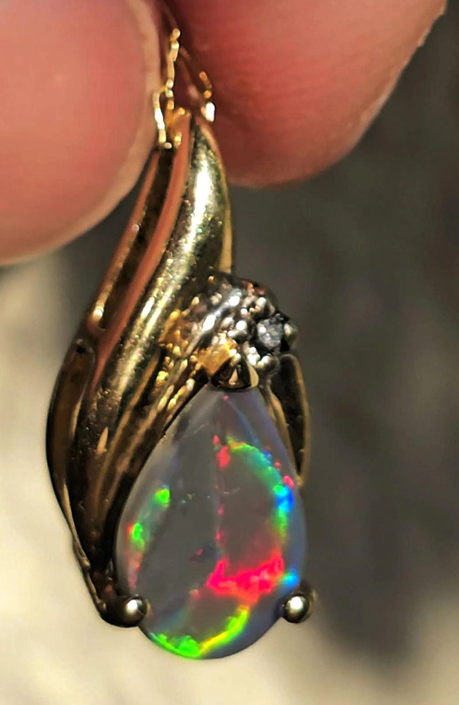Fuchsia queen -Solid 10k Gold Natural Australian Opal Diamond Necklace thumbnail 7