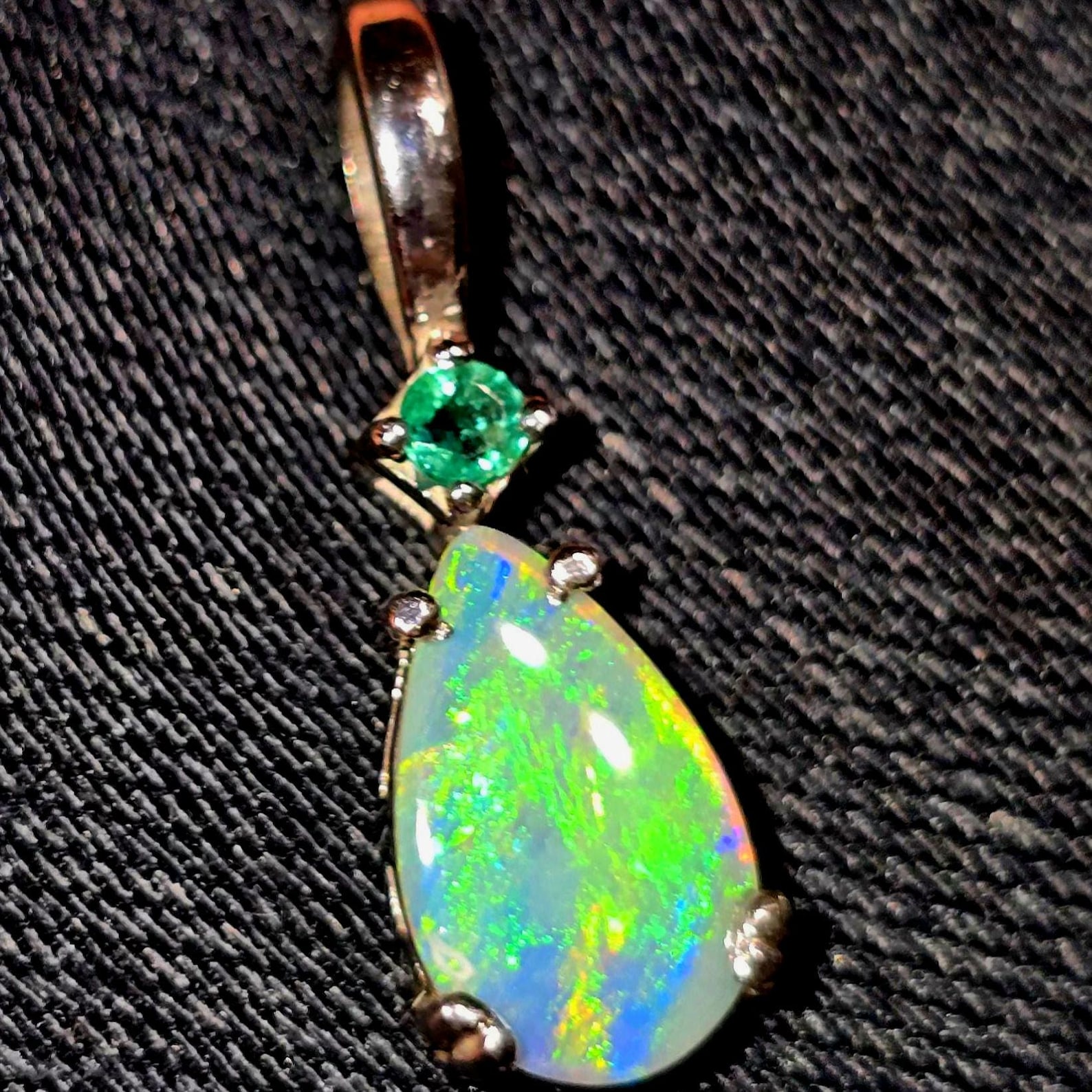 Teal charm - Natural Australian Opal Pendant 925 silver, Natural Emerald  thumbnail 8