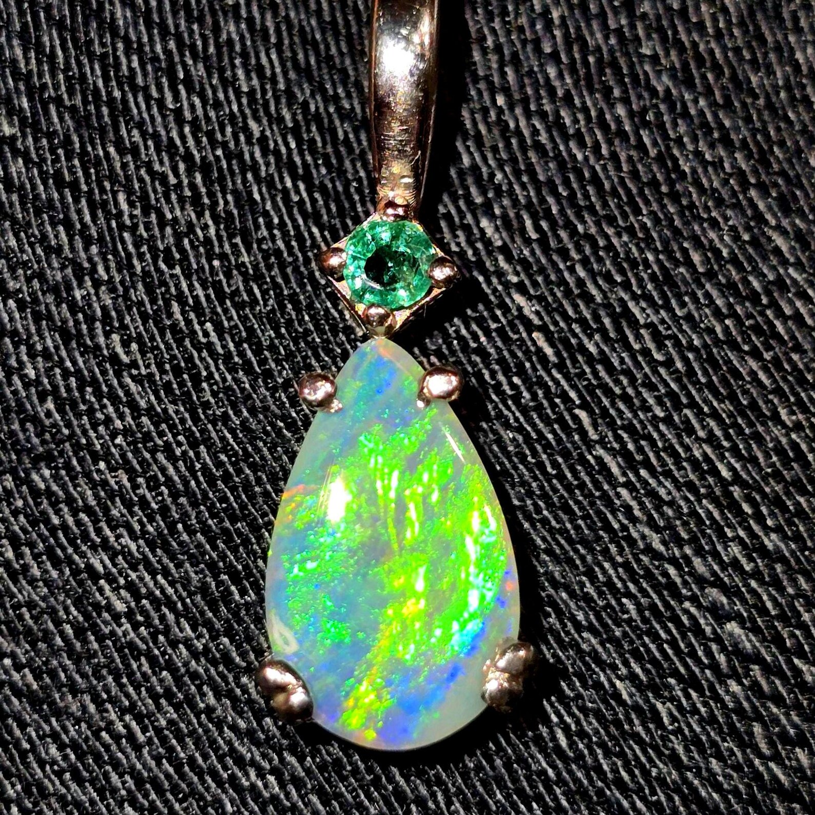 Teal charm - Natural Australian Opal Pendant 925 silver, Natural Emerald 