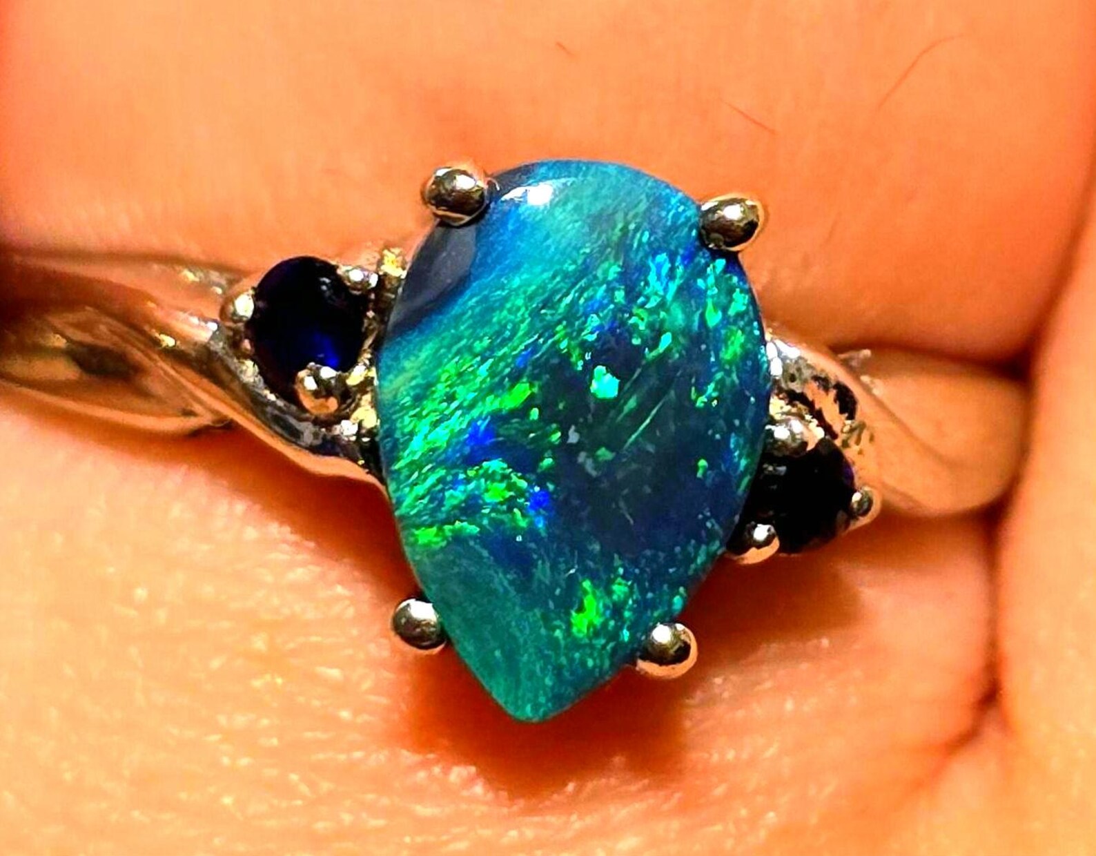Peacock heirloom - Solid 10k White Gold Natural Australian Opal Ring Size 8.5 thumbnail 4