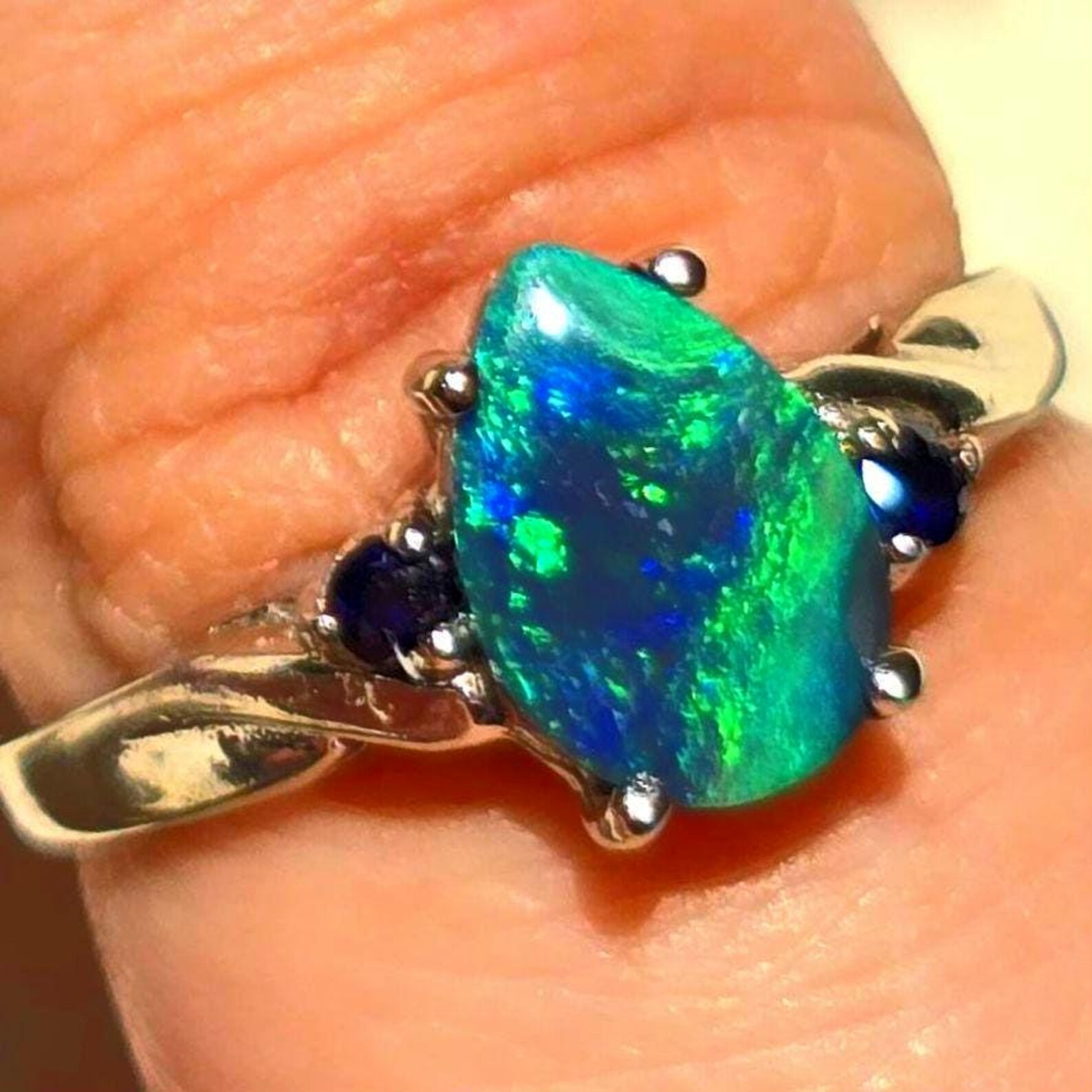 Peacock heirloom - Solid 10k White Gold Natural Australian Opal Ring Size 8.5 thumbnail 2
